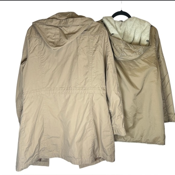 L.L. Bean Tan Zip Out Removable Layer Jacket/Coat. Size Large. - Picture 12 of 14